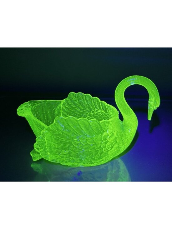 Cambridge Other - Vtg Cambridge Art Glass Green Vaseline Uranium Swan Bowl Dish 7.25" L 4.75" H